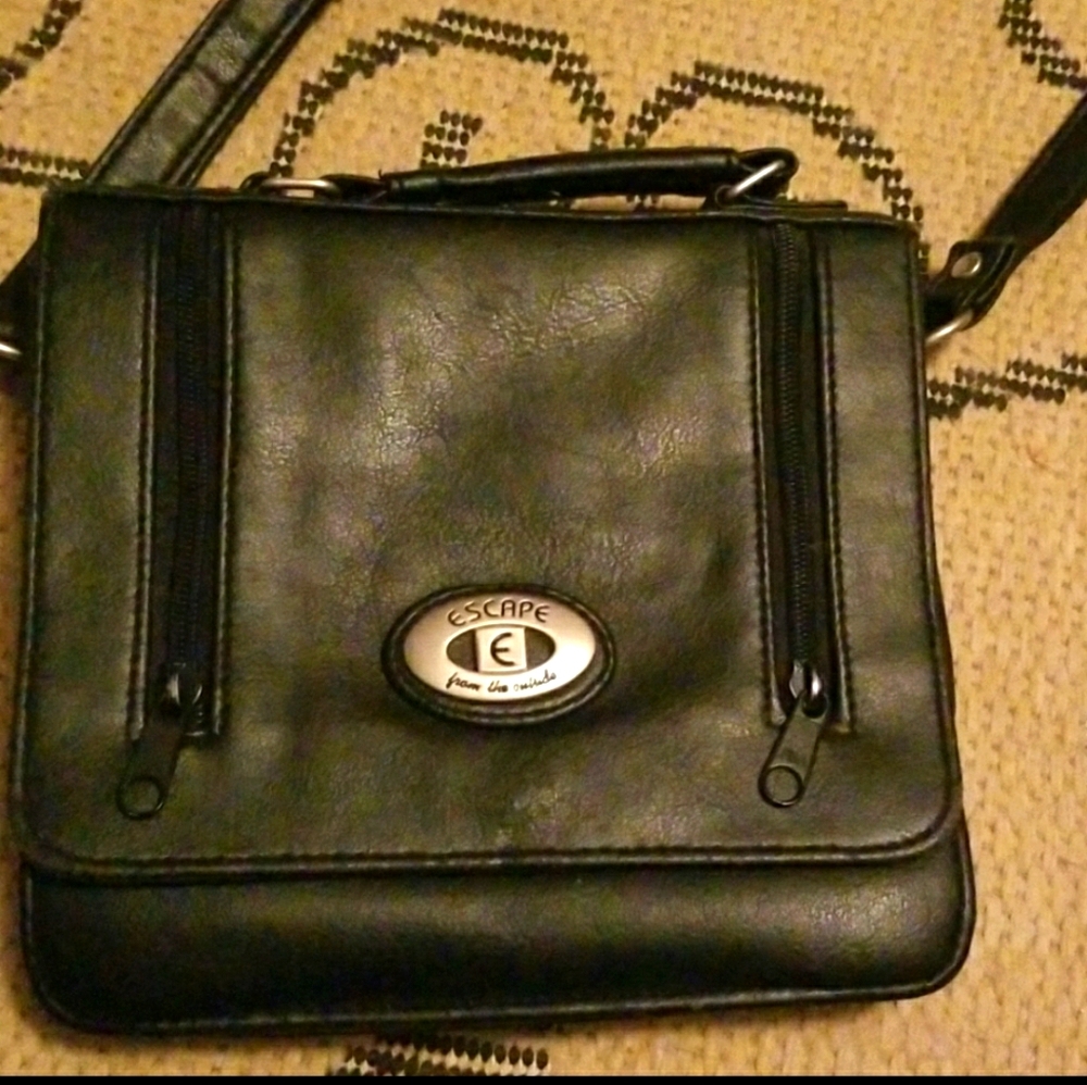 Escape cross body bag